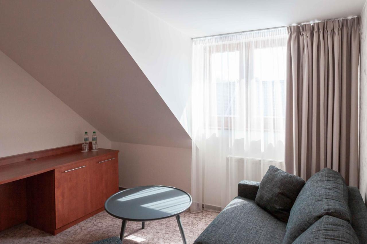 Equitana Hotel Resort Breznice  Экстерьер фото