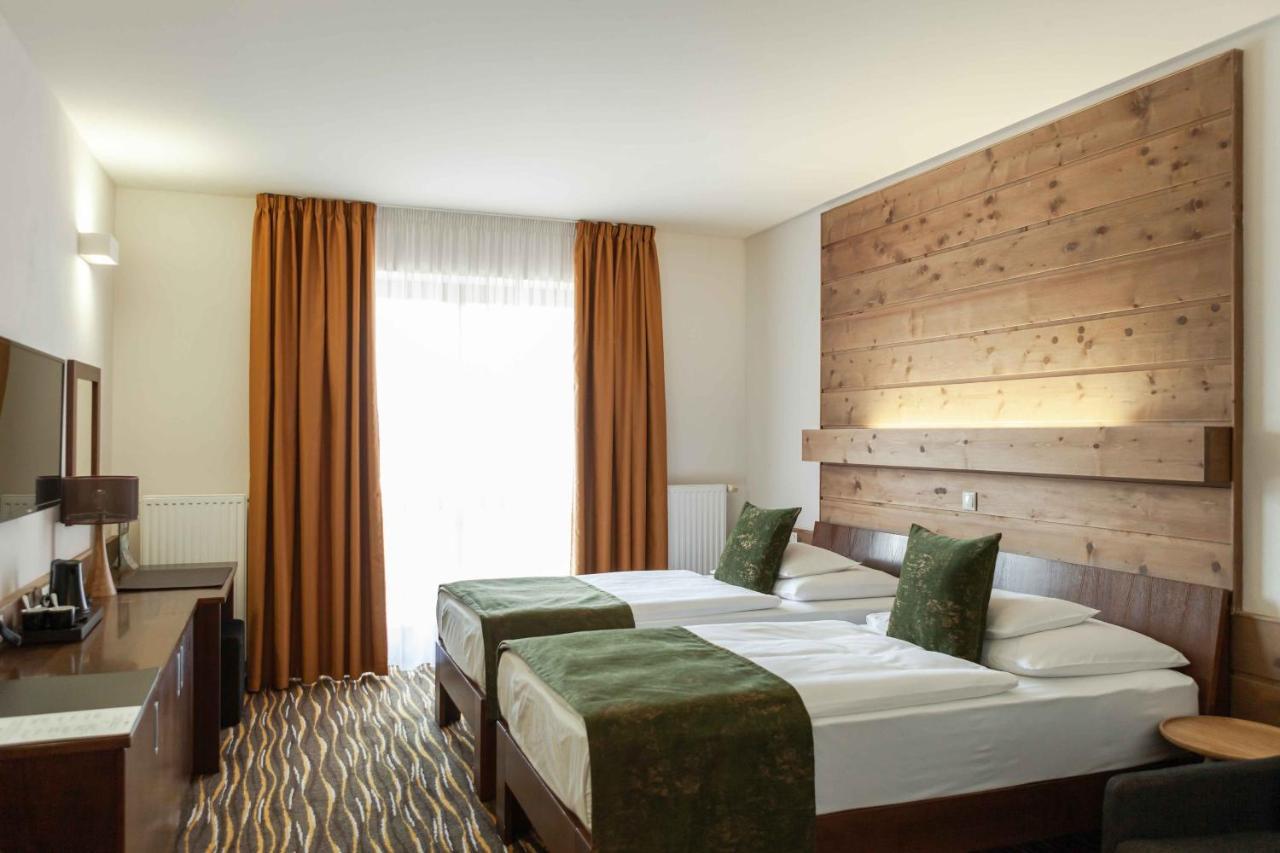 Equitana Hotel Resort Breznice  Экстерьер фото