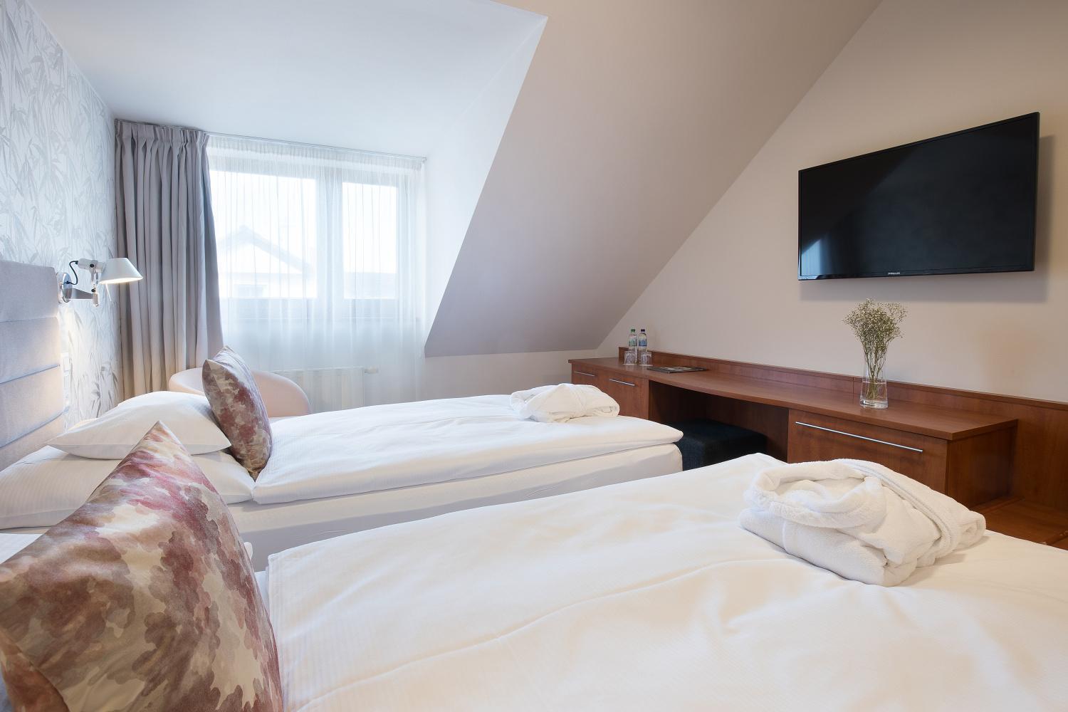 Equitana Hotel Resort Breznice  Экстерьер фото