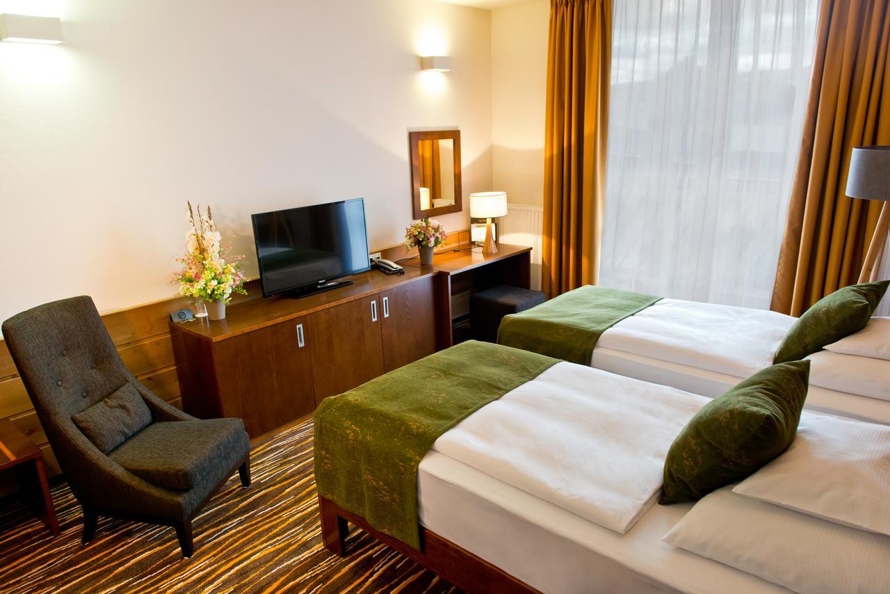 Equitana Hotel Resort Breznice  Экстерьер фото